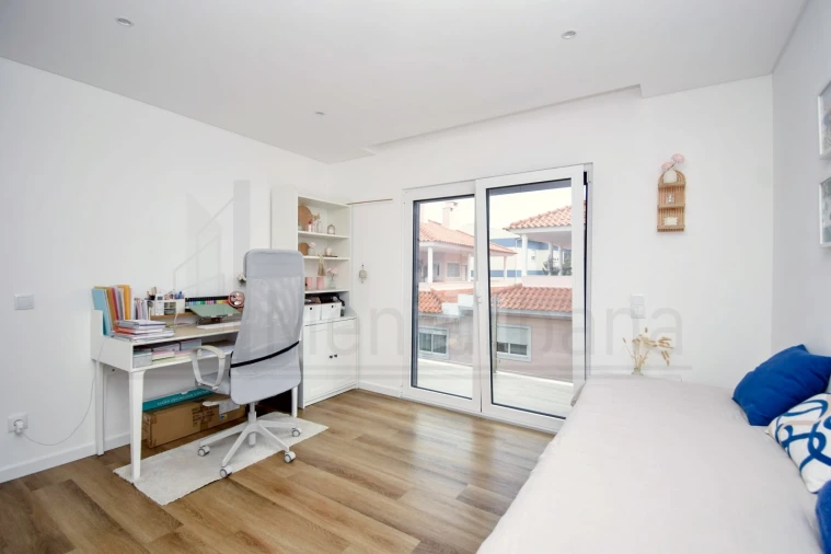 Apartamento T3 para Venda em Carcavelos e Parede Foto 18