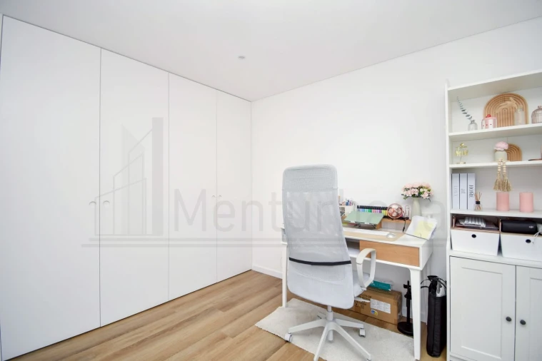Apartamento T3 para Venda em Carcavelos e Parede Foto 19