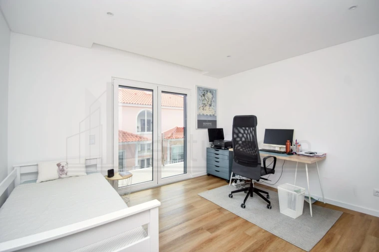 Apartamento T3 para Venda em Carcavelos e Parede Foto 21