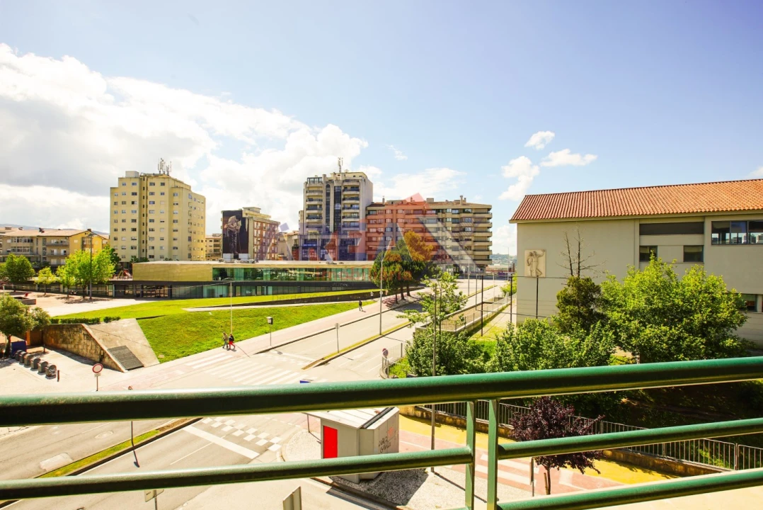 Apartamento T4 para Venda em O. Azeméis, Riba-Ul, Ul, Macinhata Seixa, Madail Foto 2