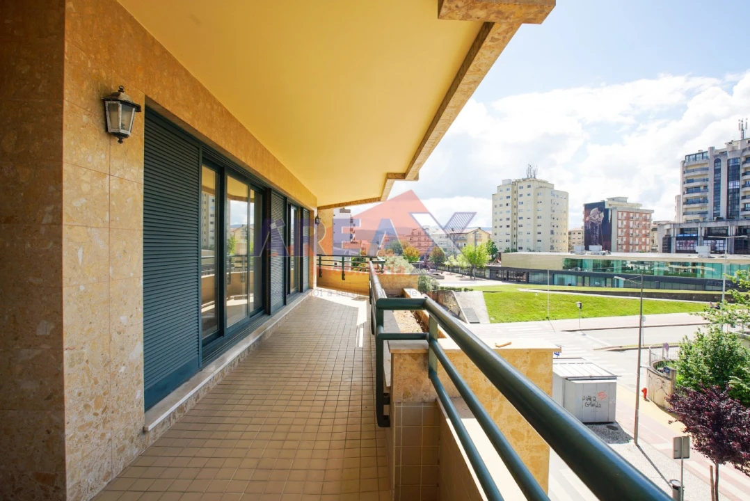 Apartamento T4 para Venda em O. Azeméis, Riba-Ul, Ul, Macinhata Seixa, Madail Foto 4