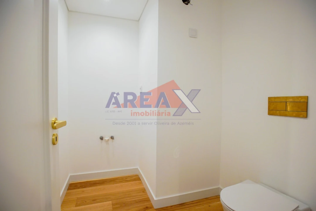 Apartamento T4 para Venda em O. Azeméis, Riba-Ul, Ul, Macinhata Seixa, Madail Foto 17