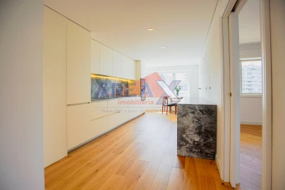 Apartamento T4 para Venda em O. Azeméis, Riba-Ul, Ul, Macinhata Seixa, Madail