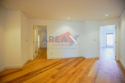 Apartamento T4 para Venda em O. Azeméis, Riba-Ul, Ul, Macinhata Seixa, Madail