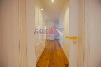 Apartamento T4 para Venda em O. Azeméis, Riba-Ul, Ul, Macinhata Seixa, Madail