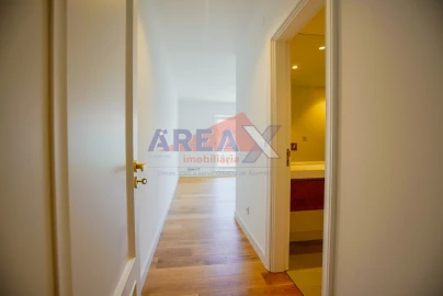 Apartamento T4 para Venda em O. Azeméis, Riba-Ul, Ul, Macinhata Seixa, Madail