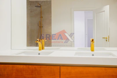 Apartamento T4 para Venda em O. Azeméis, Riba-Ul, Ul, Macinhata Seixa, Madail