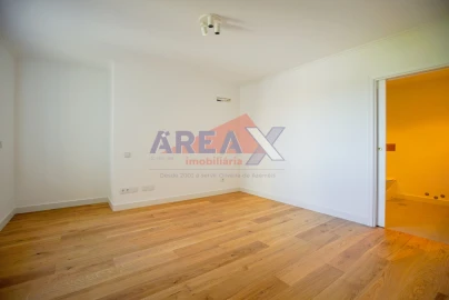 Apartamento T4 para Venda em O. Azeméis, Riba-Ul, Ul, Macinhata Seixa, Madail