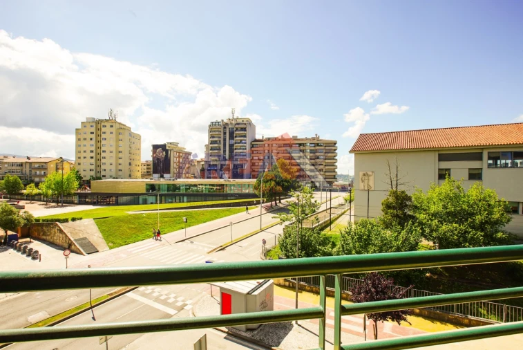 Apartamento T4 para Venda em O. Azeméis, Riba-Ul, Ul, Macinhata Seixa, Madail Foto 2
