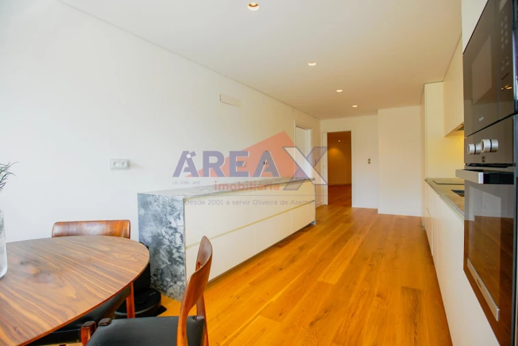 Apartamento T4 para Venda em O. Azeméis, Riba-Ul, Ul, Macinhata Seixa, Madail Foto 12