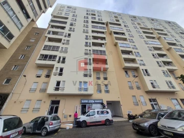 Apartamento T3 para Venda em Carregado e Cadafais