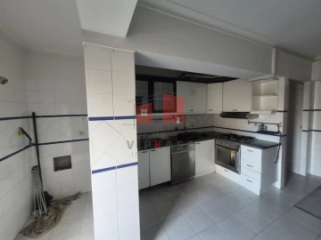 Apartamento T3 para Venda em Carregado e Cadafais