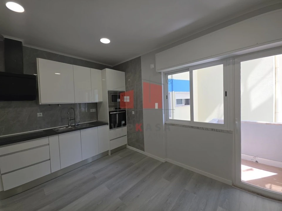Apartamento T1 para Venda em Venteira Foto 2