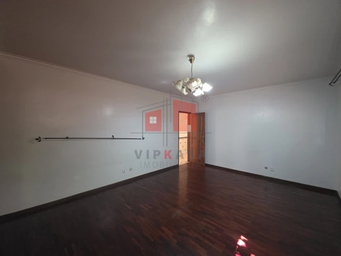 Apartamento T2 para Venda em Algueirão-Mem Martins Foto 9