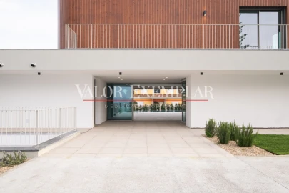 Moradia T5 para Venda em Corroios