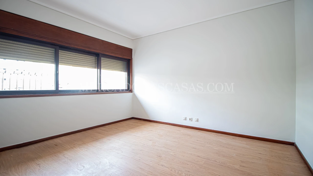 Apartamento T3 para Venda em Espinho Foto 9