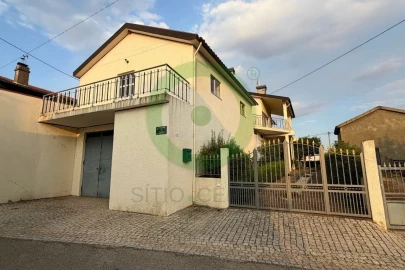 Moradia T4 para Venda em Agrochão