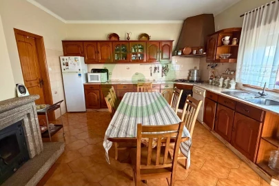 Moradia T4 para Venda em Agrochão