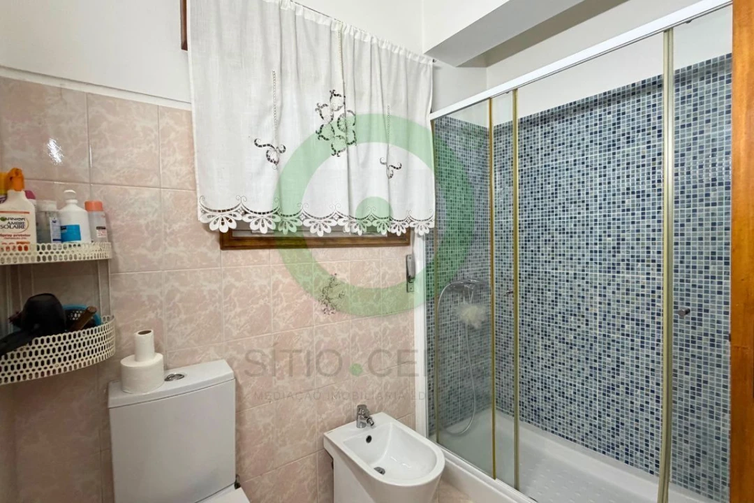 Moradia T4 para Venda em Agrochão Foto 17