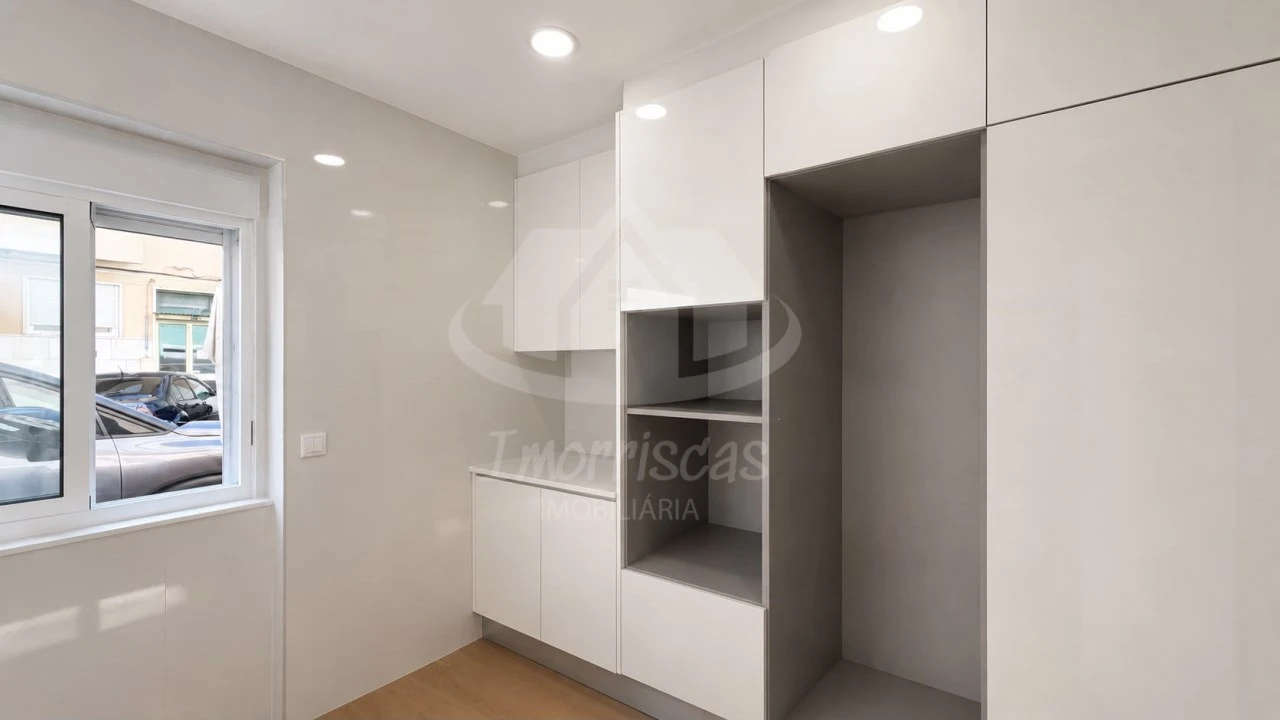 Apartamento T2 para Venda em Odivelas Foto 2