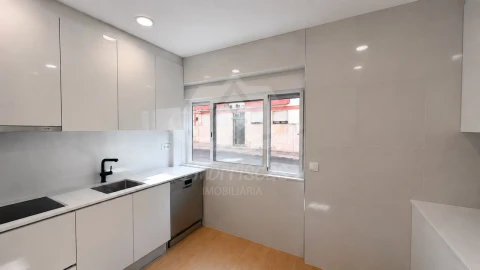 Apartamento T2 para Venda em Odivelas