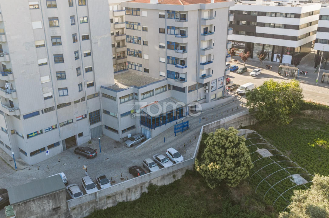 Negócio para Venda em Fânzeres e São Pedro da Cova Foto 26