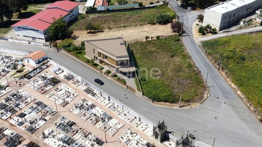 Terreno para Venda em Sandim, Olival, Lever e Crestuma