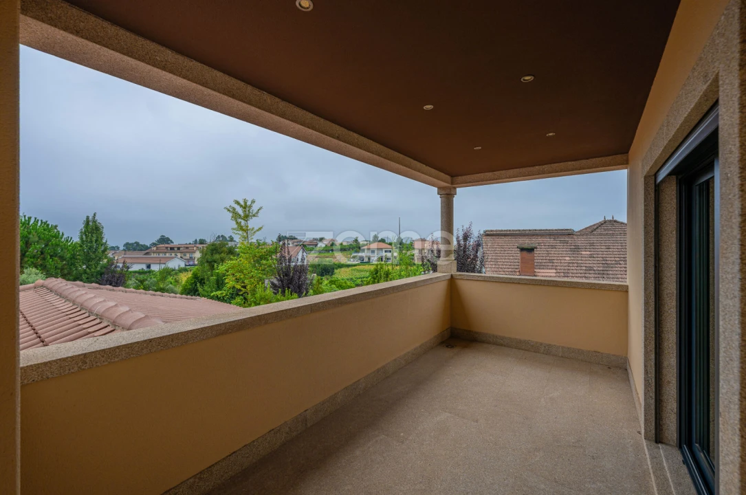 Moradia T6 para Venda em Vila Garcia, Aboim e Chapa Foto 4