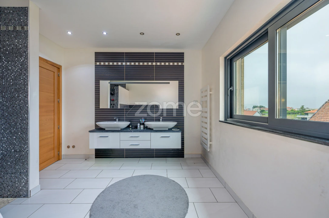 Moradia T6 para Venda em Vila Garcia, Aboim e Chapa Foto 14