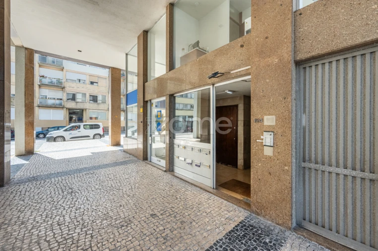 Apartamento T5 para Venda em Bonfim Foto 34