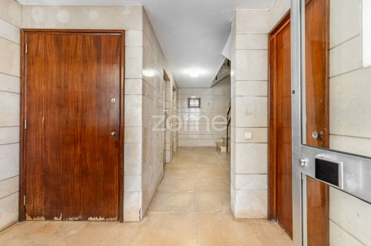 Apartamento T5 para Venda em Bonfim Foto 35