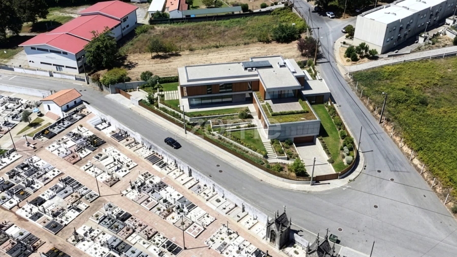 Terreno para Venda em Sandim, Olival, Lever e Crestuma