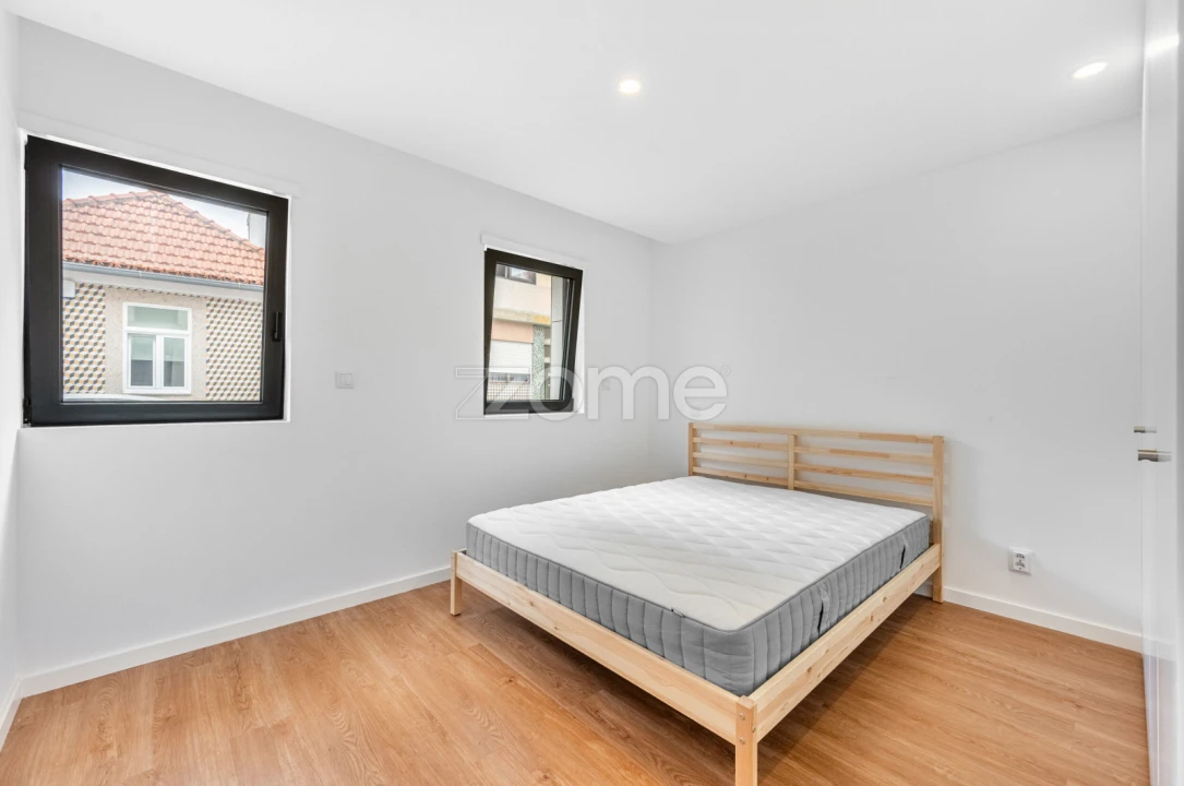 Apartamento T2 para Venda em Mafamude e Vilar do Paraíso Foto 15