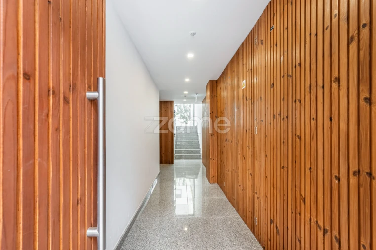 Apartamento T2 para Venda em Mafamude e Vilar do Paraíso Foto 3