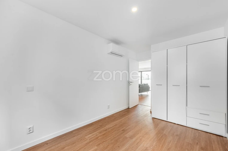 Apartamento T2 para Venda em Mafamude e Vilar do Paraíso Foto 20