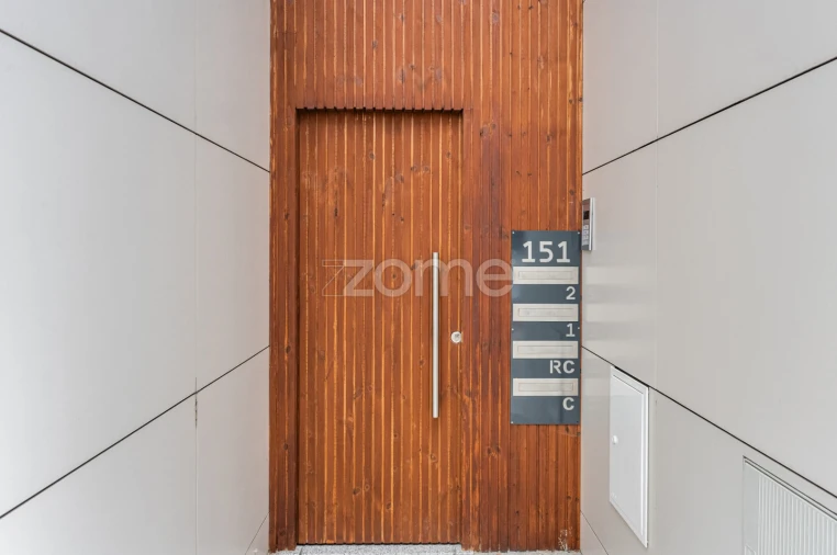Apartamento T2 para Venda em Mafamude e Vilar do Paraíso Foto 2