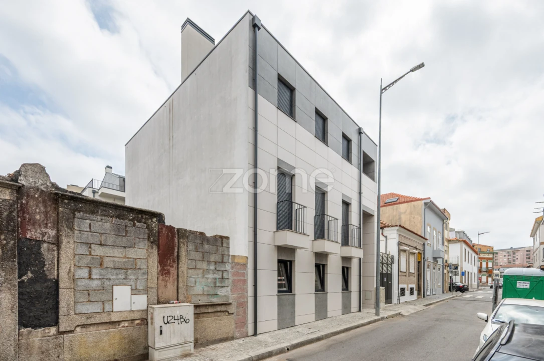 Apartamento T2 para Venda em Mafamude e Vilar do Paraíso Foto 1