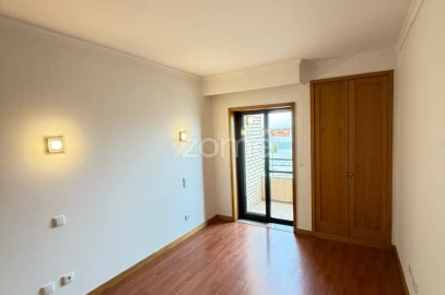 Apartamento T3 para Arrendamento em Canidelo