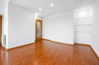 Apartamento T3 para Arrendamento em Canidelo