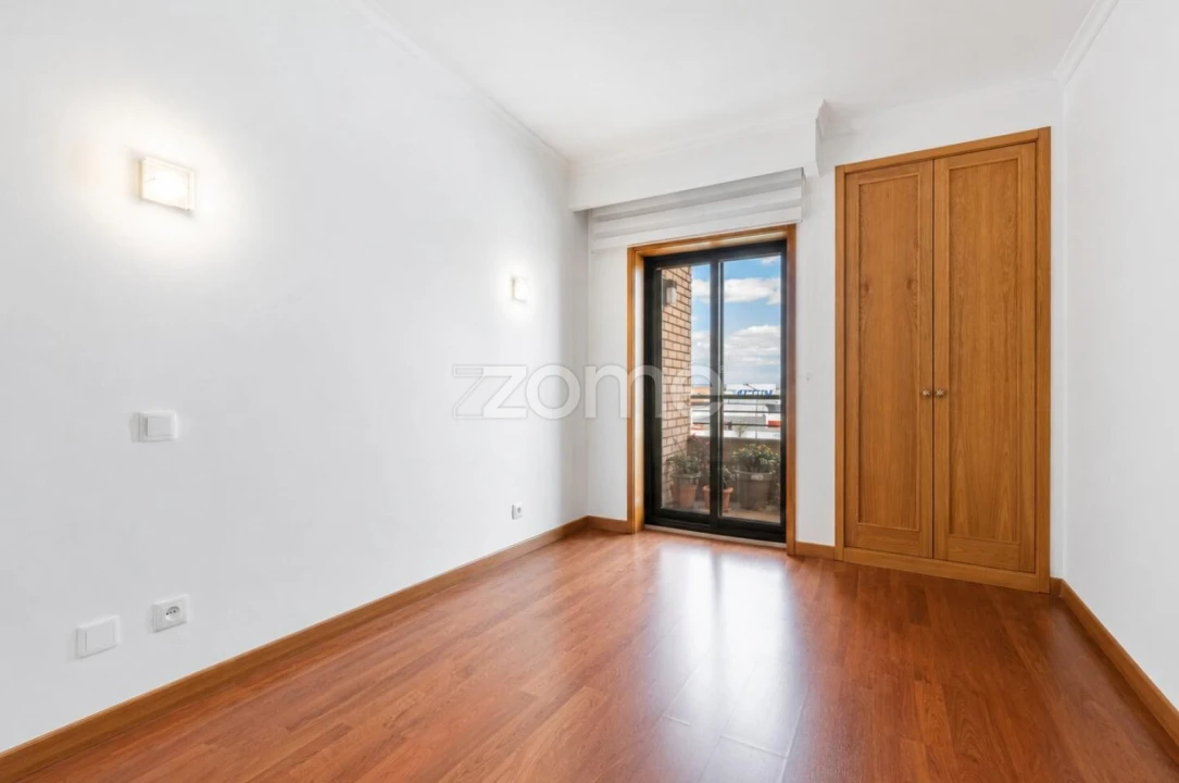 Apartamento T3 para Arrendamento em Canidelo Foto 21