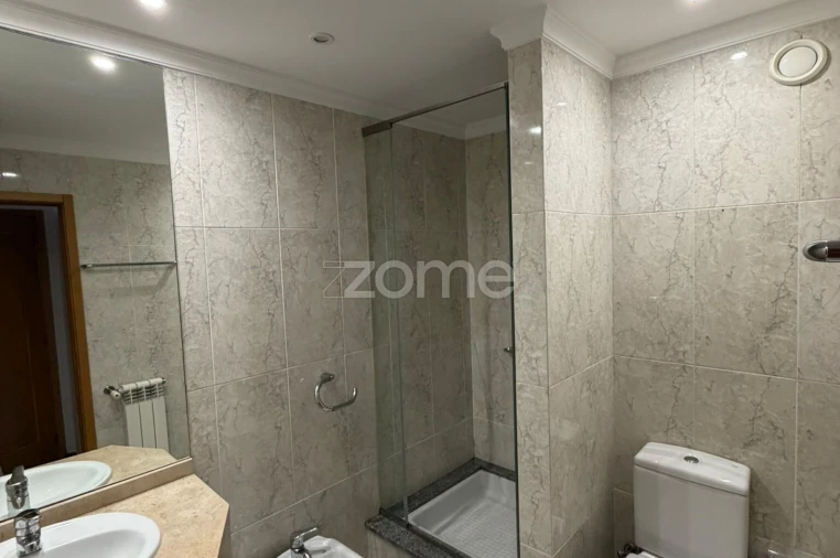 Apartamento T3 para Arrendamento em Canidelo Foto 22
