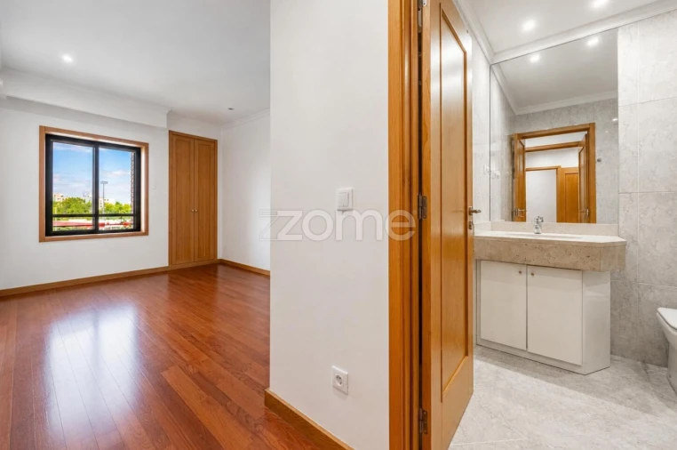 Apartamento T3 para Arrendamento em Canidelo Foto 16