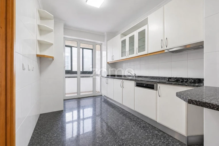 Apartamento T3 para Arrendamento em Canidelo Foto 4