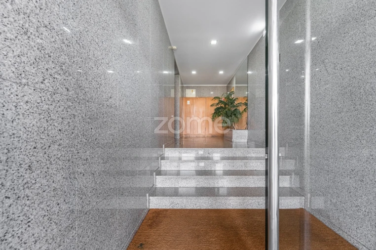 Apartamento T3 para Arrendamento em Canidelo Foto 14
