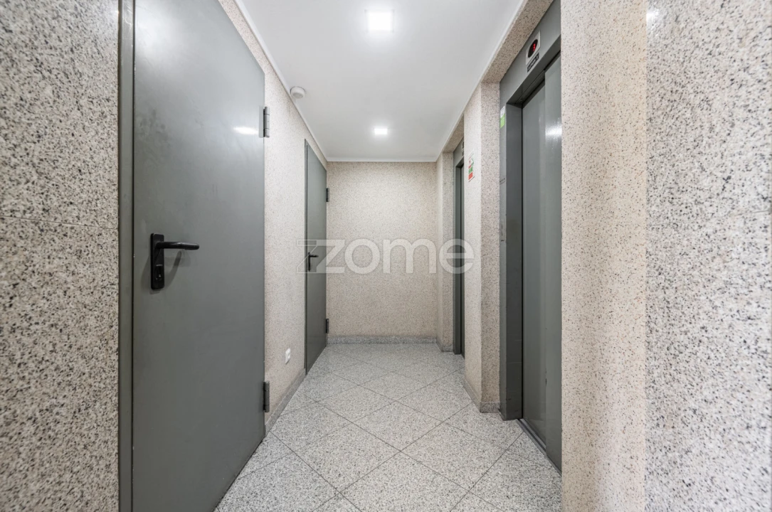 Apartamento T3 para Arrendamento em Canidelo Foto 24