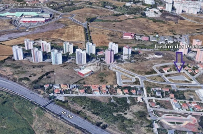 Apartamento T3 para Venda em Santo António dos Cavaleiros e Frielas