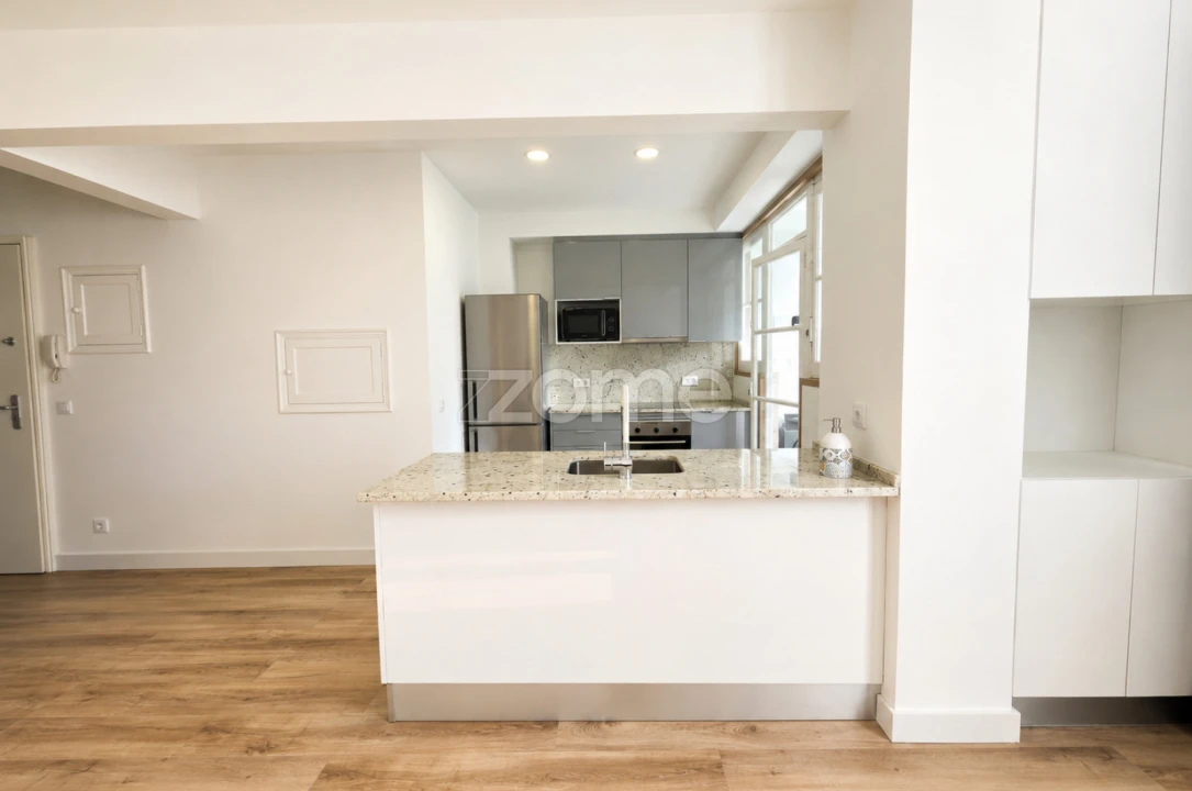 Apartamento T2 para Arrendamento em Mina de Água Foto 6