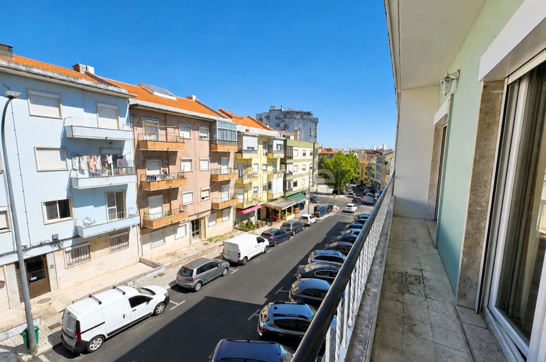 Apartamento T2 para Arrendamento em Mina de Água Foto 10