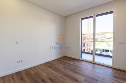 Apartamento T3 para Venda em Santo António dos Cavaleiros e Frielas
