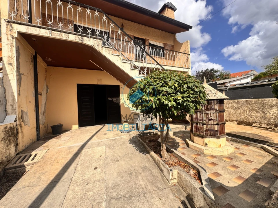Moradia T3 para Venda em Santo Tirso, Couto (Santa Cristina e São Miguel) e Burgães Foto 1
